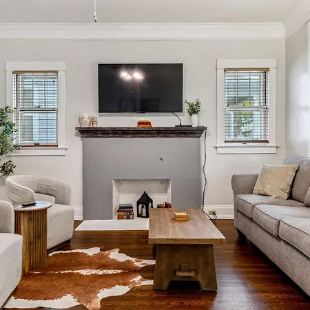 Fifth Street Retreat By Staylage